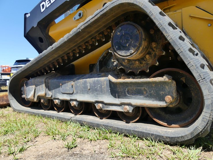 2020-deere-333g-image-5