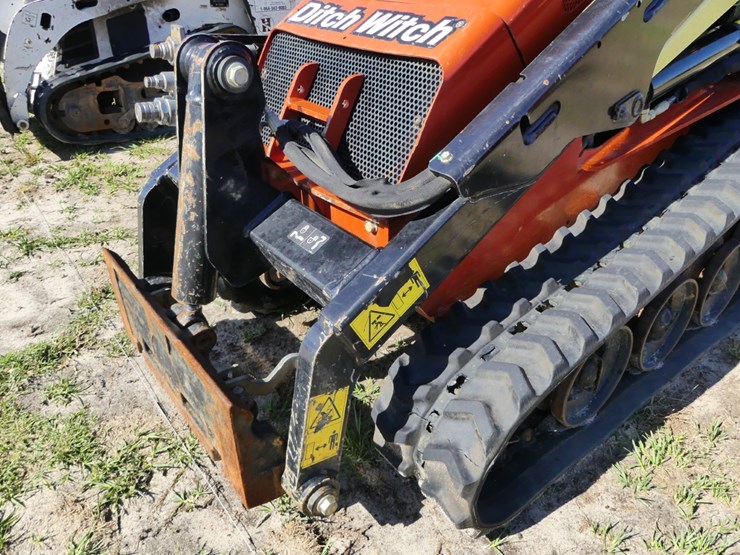 2021-ditch-witch-sk800-image-10
