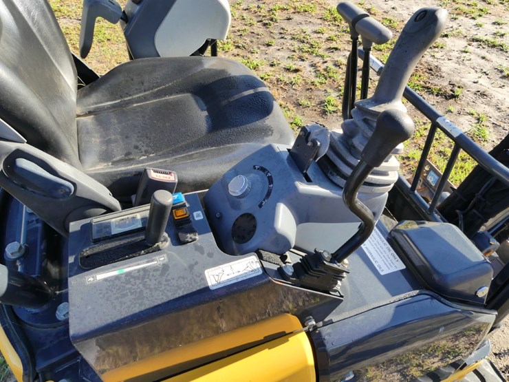 2022-deere-17g-image-13