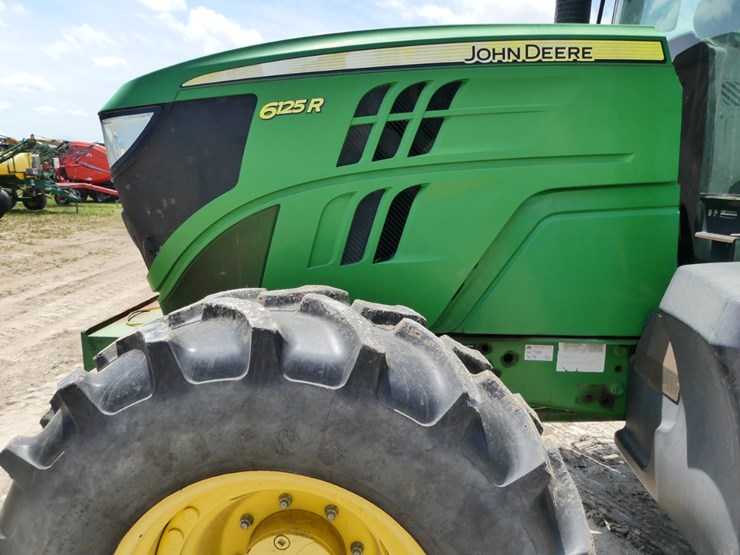 2014-john-deere-6125r-image-9