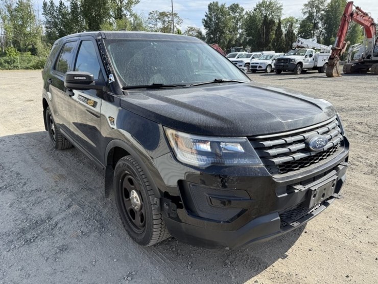 2018-ford-explorer-image-2