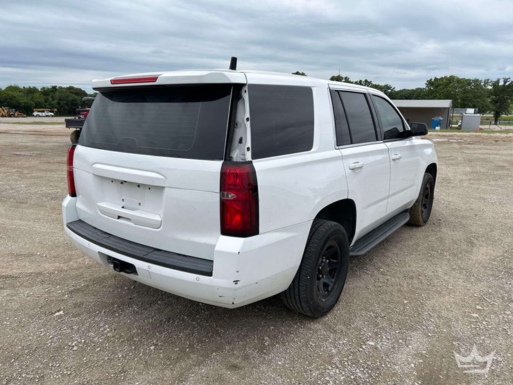 2020-chevrolet-tahoe-image-3
