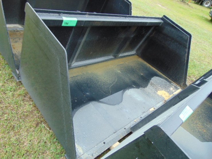 84"-quick-attach-turkey-litter-bucket-image-1