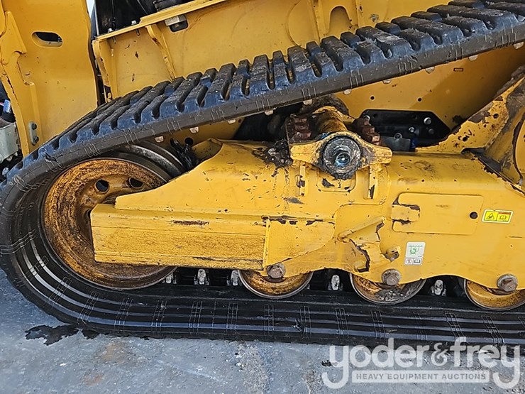 2025-caterpillar-255-image-18