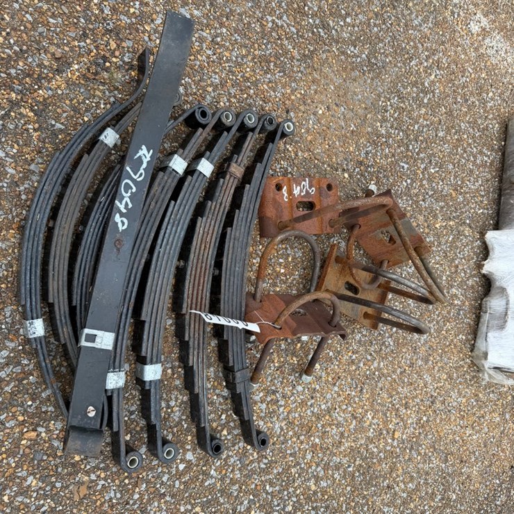#9048 • Trailer Leaf Springs & Hangers