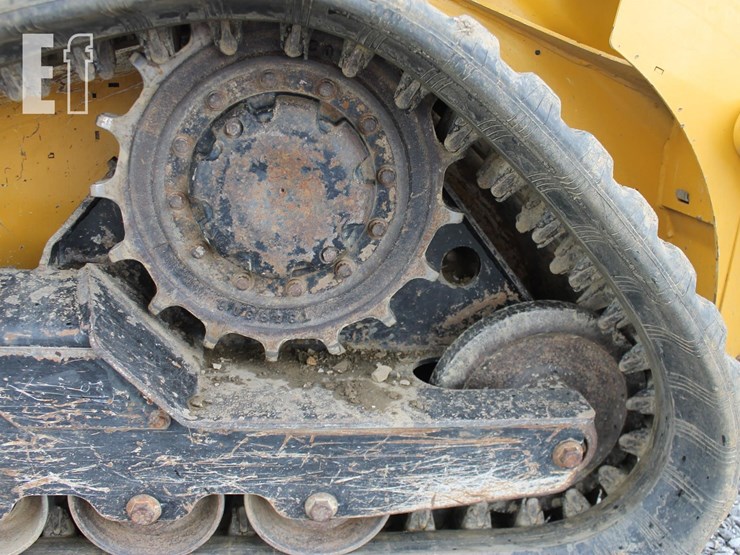 deere-317g-image-11