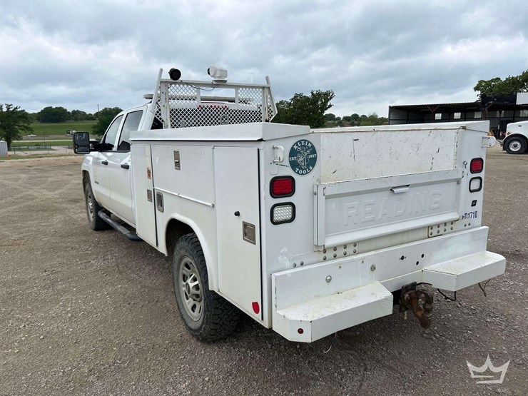 2017-chevrolet-silverado-2500hd-image-2