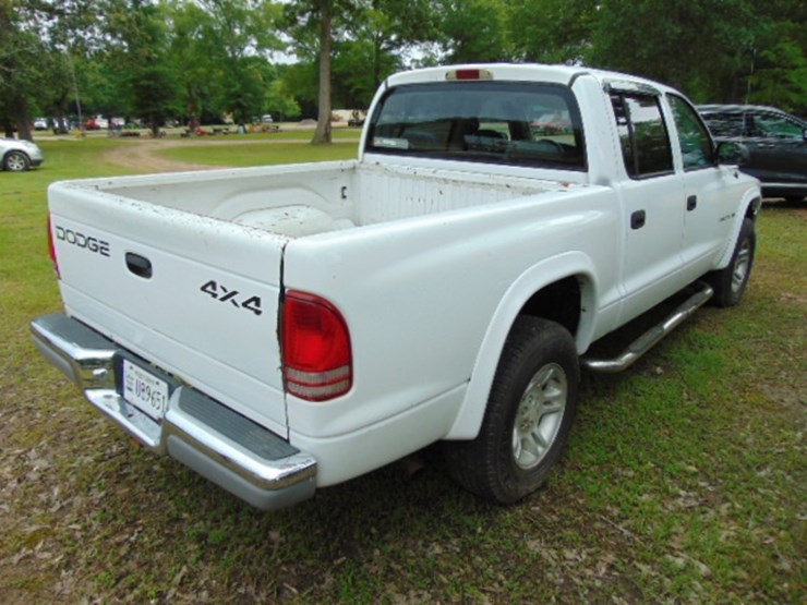 2001-dodge-dakota-image-2