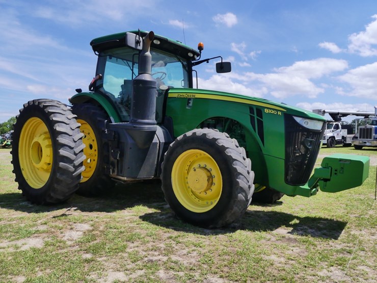 2018-john-deere-8320r-image-2