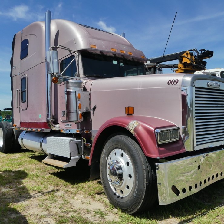 2001 Freightliner Classic