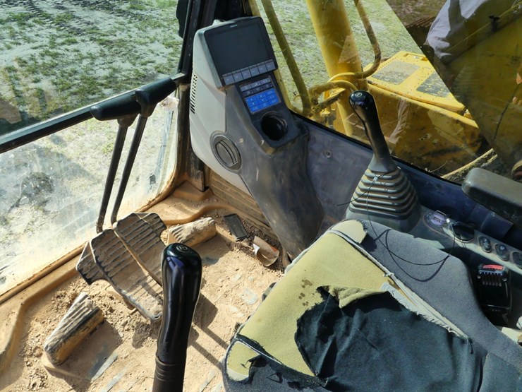 2019-komatsu-pc210-lc-image-14