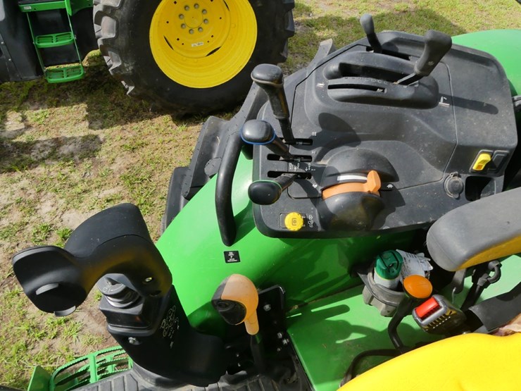 2024-john-deere-5120m-image-11