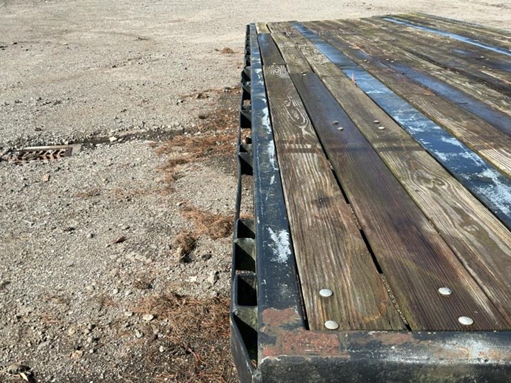 #2207-•-flatbed-equipment-trailer-image-32