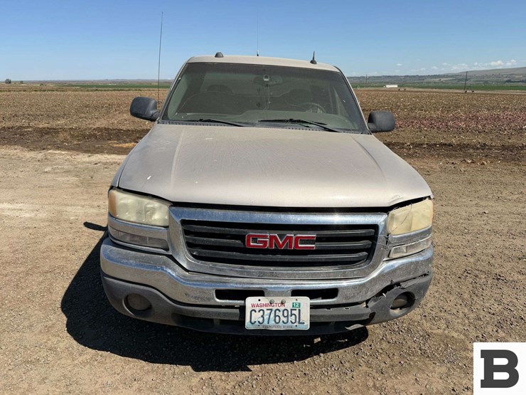 2004-gmc-sierra-1500-image-5