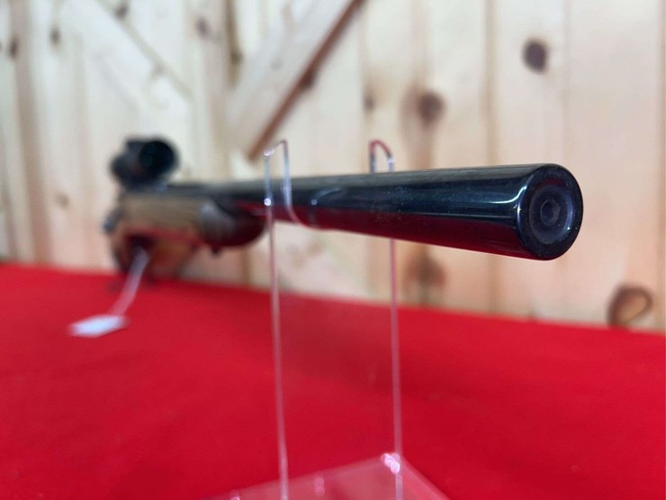 savage-arms-model-93r17-bolt-action-rifle-.17-hmr-image-4