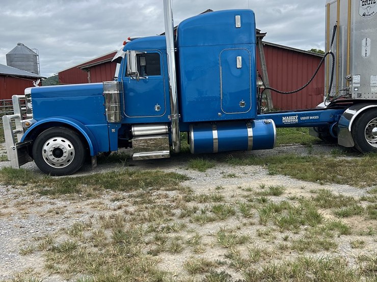 2002-peterbilt-379-image-2