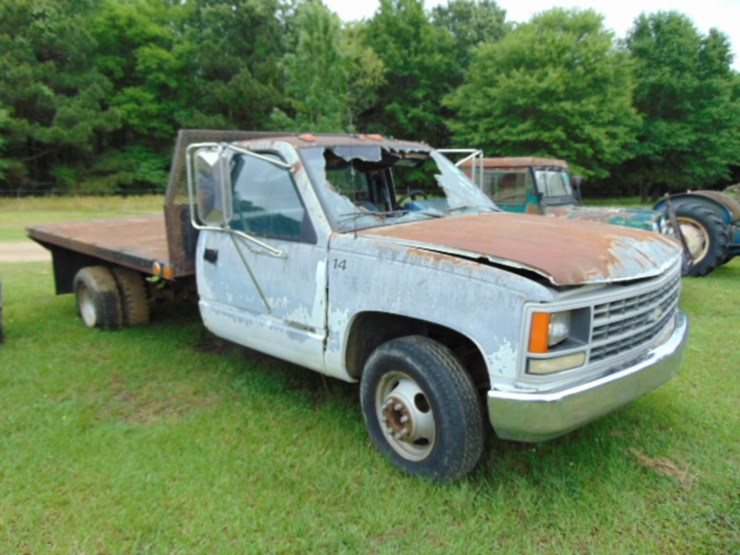 chevrolet-1ton-image-2