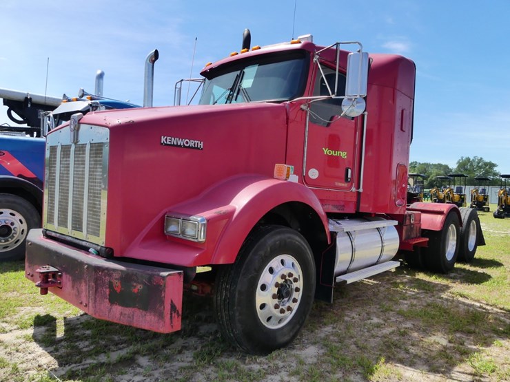 2012-kenworth-t800-image-2