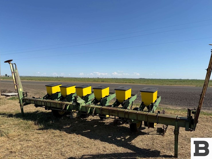 john-deere-7100-image-1