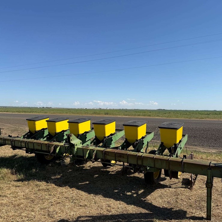 JOHN DEERE 7100