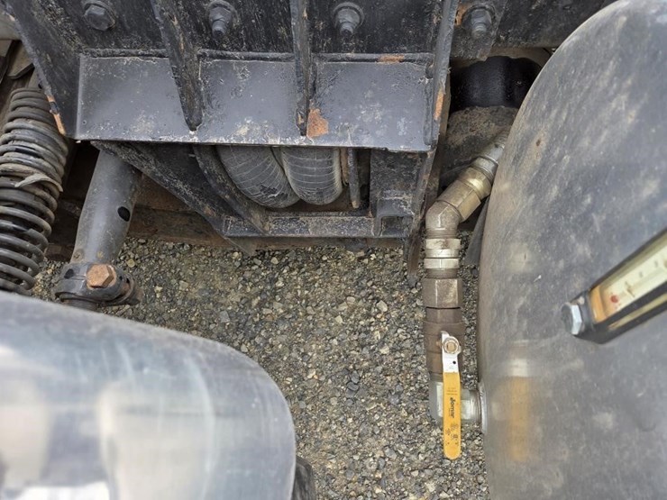 2012-kenworth-t800-image-45