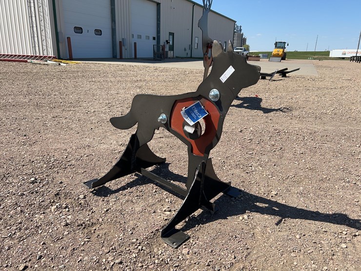 ar500-steel-coyote-shooting-target-with-heart-flapper-image-3