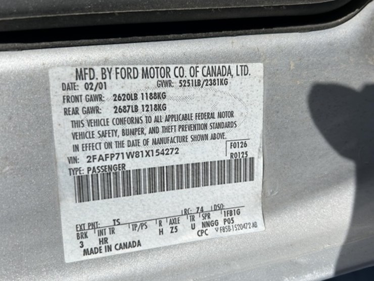 2001-ford-crown-victoria-sedan-image-15