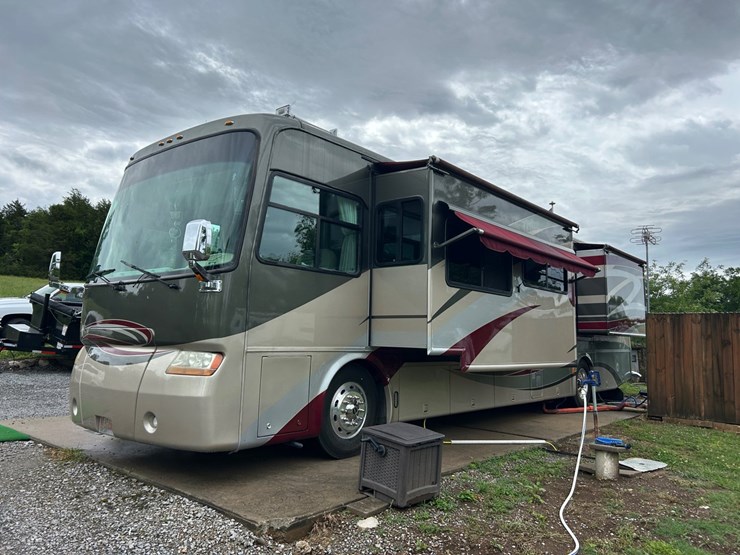 #7-•-2005-tiffin-phaeton-40’-–-premium-refurbished-coach-image-3