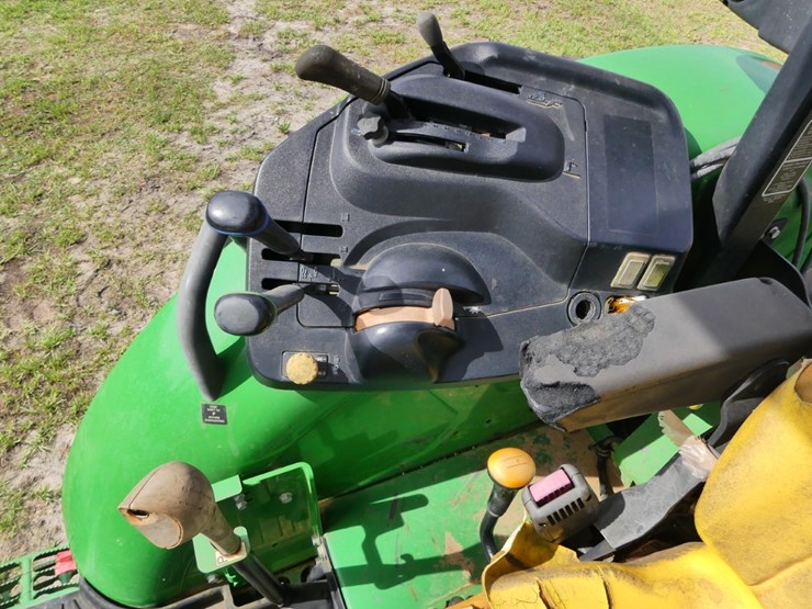 2018-john-deere-5075m-image-11