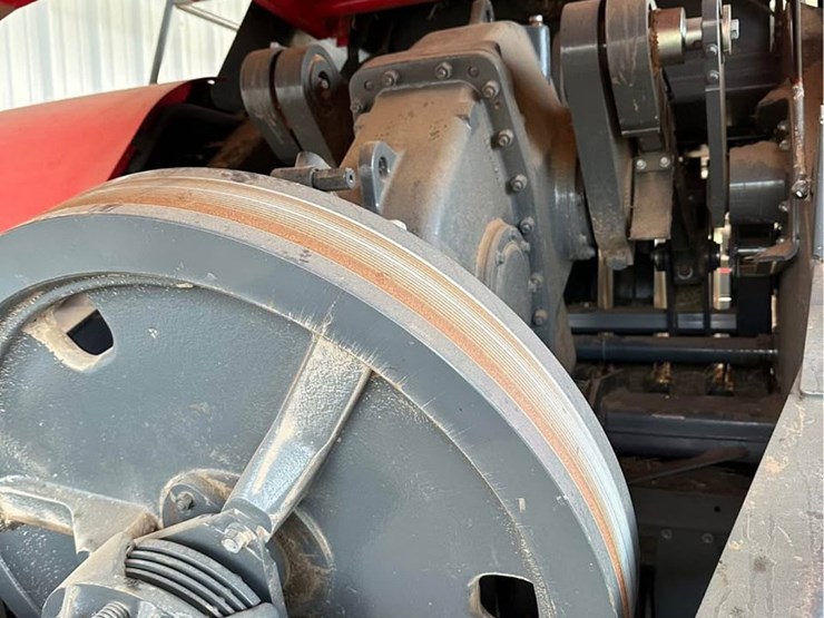 2021-massey-ferguson-2270-image-13