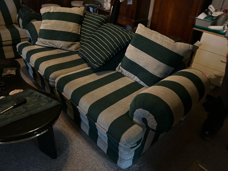 #88-•-sofa-and-matching-chair-image-3