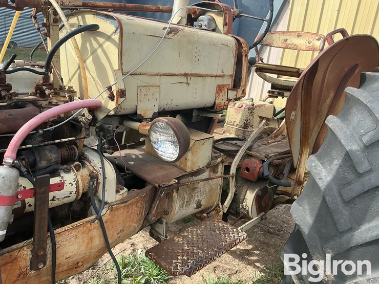 cockshutt-2wd-tractor-image-16
