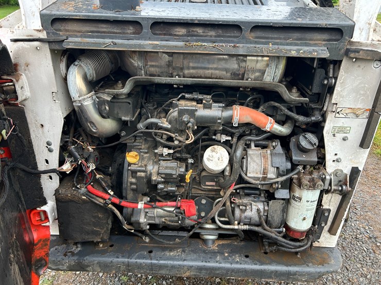 2022-bobcat-t770-image-12