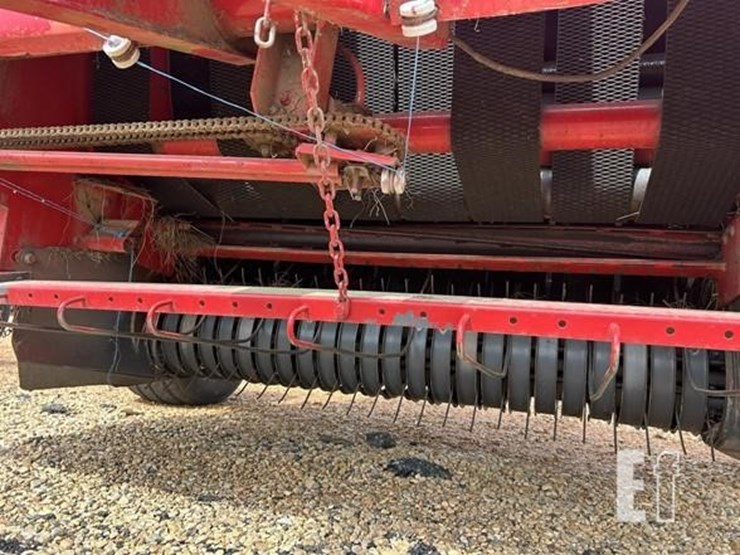 massey-ferguson-1756-image-14