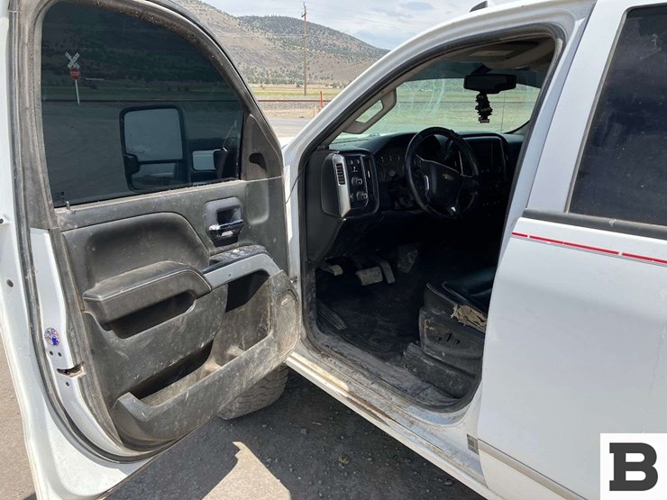 2018-chevrolet-silverado-2500-image-7