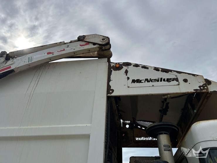 2019-peterbilt-520-image-32