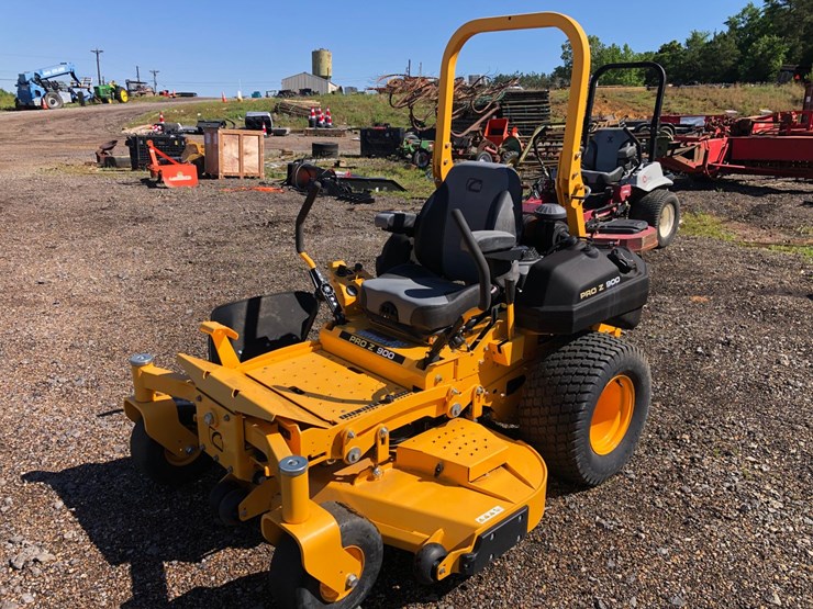 cub-cadet-pro-z-900-image-1