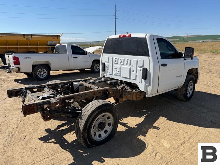 2017-chevrolet-silverado-3500-image-4
