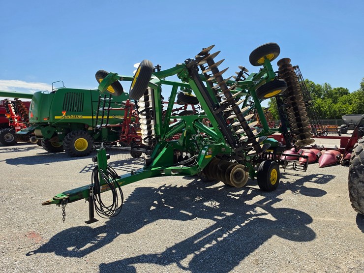 2016-john-deere-2623vt-image-17