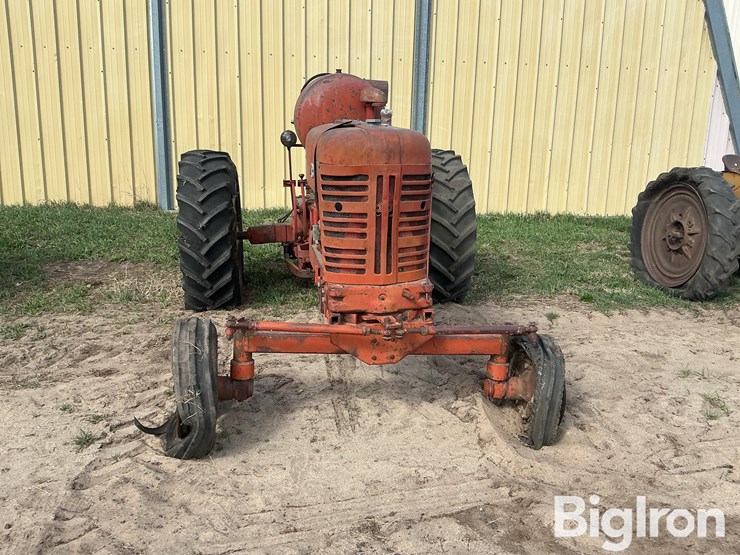 1955-farmall-400-2wd-tractor-image-2