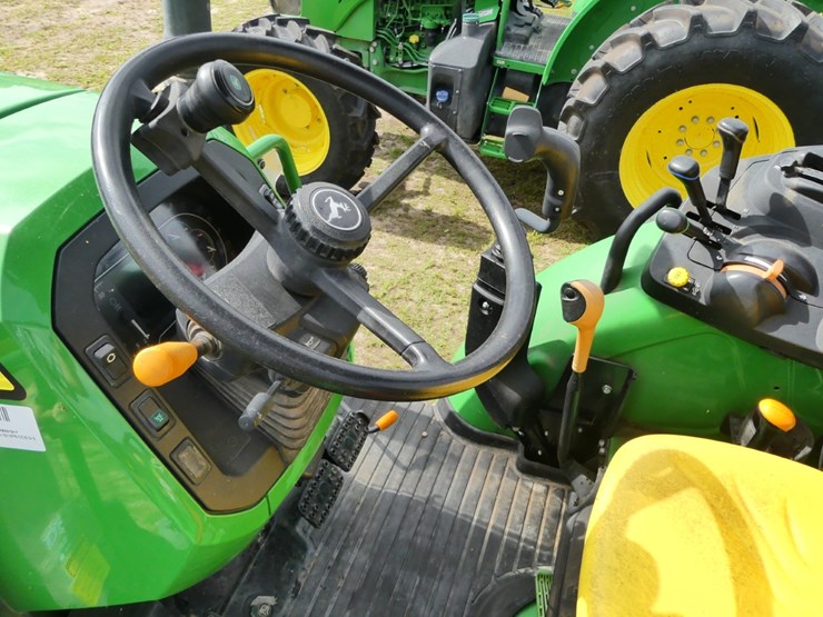 2024-john-deere-5120m-image-12
