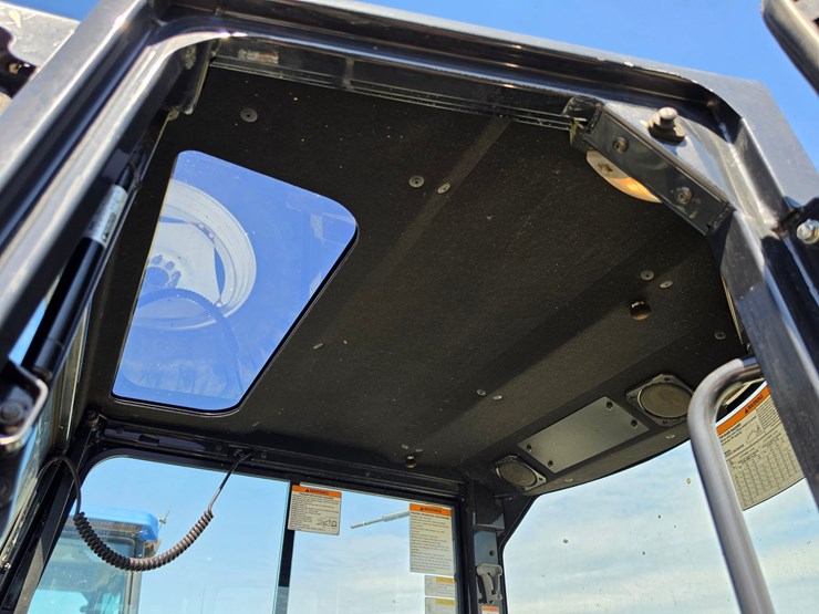 2022-yanmar-vio35-6a-image-8