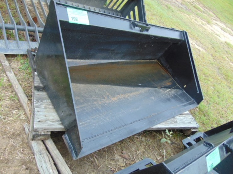 60"-low-profile-skid-steer-bucket--quick-attach-image-1