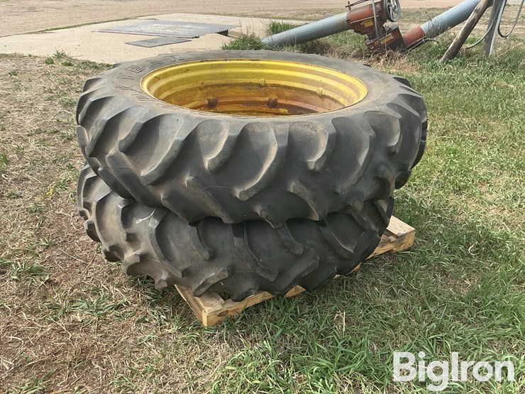 deere-tires-image-1