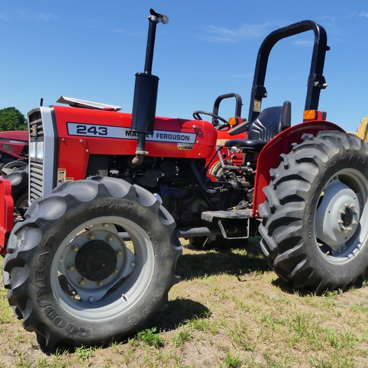 2000 MASSEY-FERGUSON 243