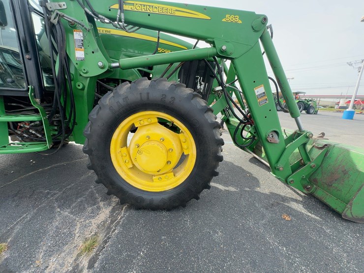 2011-john-deere-5095m-image-19