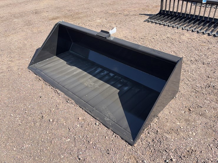 single-blade-bucket-image-1