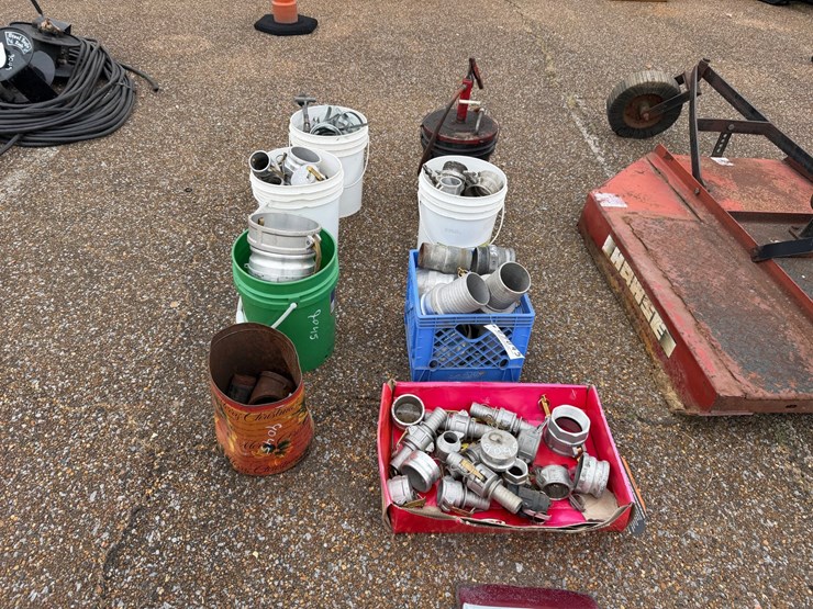 #9045-•-lot-of-misc-aluminum-clamps-&-fittings-image-10
