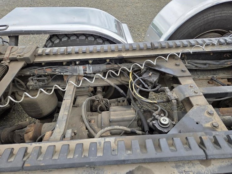 2012-kenworth-t800-image-50