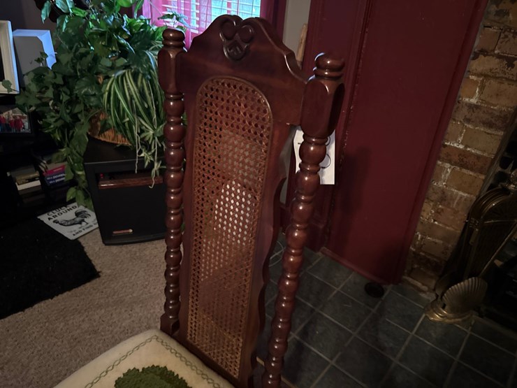 #99-•-vintage-chair-image-2
